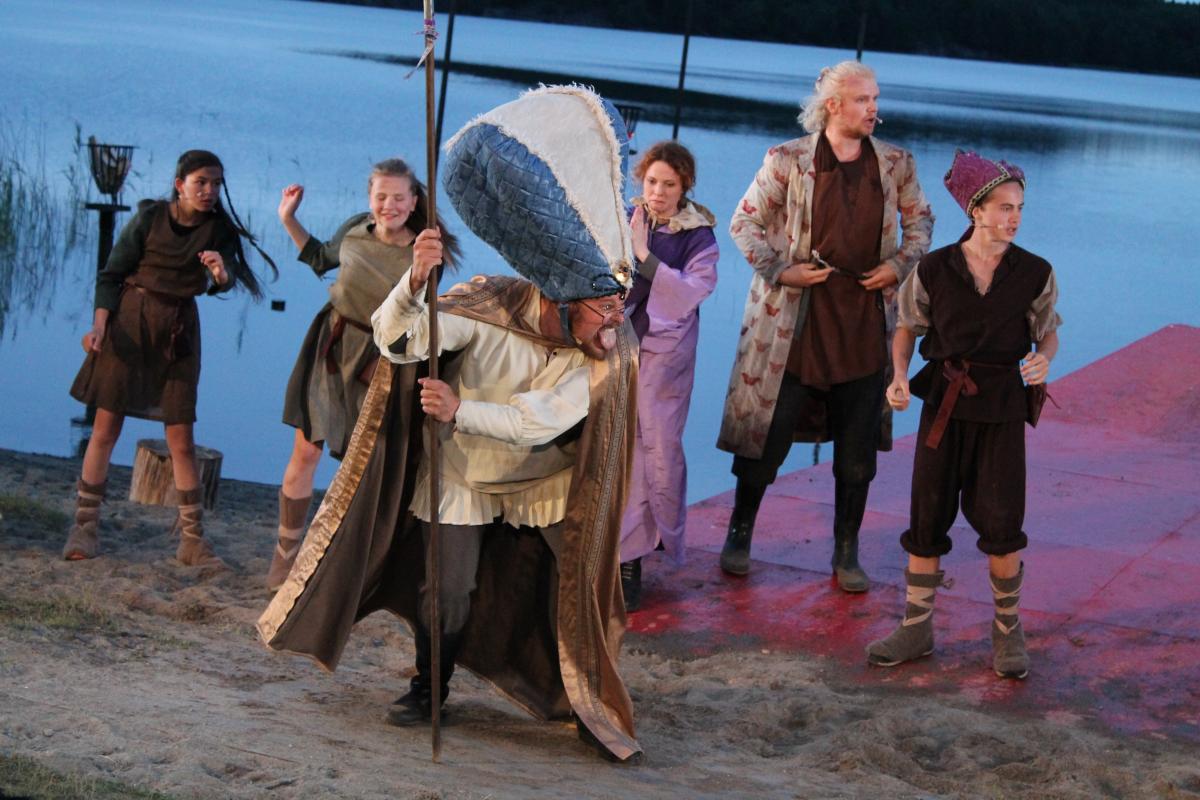 Fra "Olav den Heldige og lykkesverdet", Kulåsparken i Sarpsborg, sommeren 2015. Foto: Anders Holstad Lilleng.