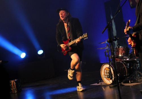 Kveli Rånes Bremseth, Brein, Anders Holstad Lilleng. Hvordan skrive humor. 