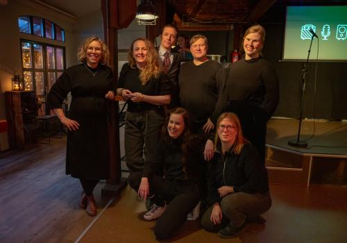 bilde med mange folk