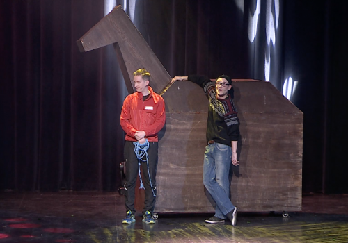 To menn og en trojansk hest