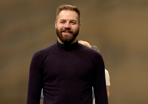 Bilde av ung mann med skjegg