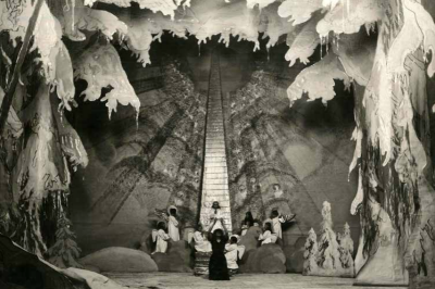 Reisen til julestjernen i sorthvitt på scenen